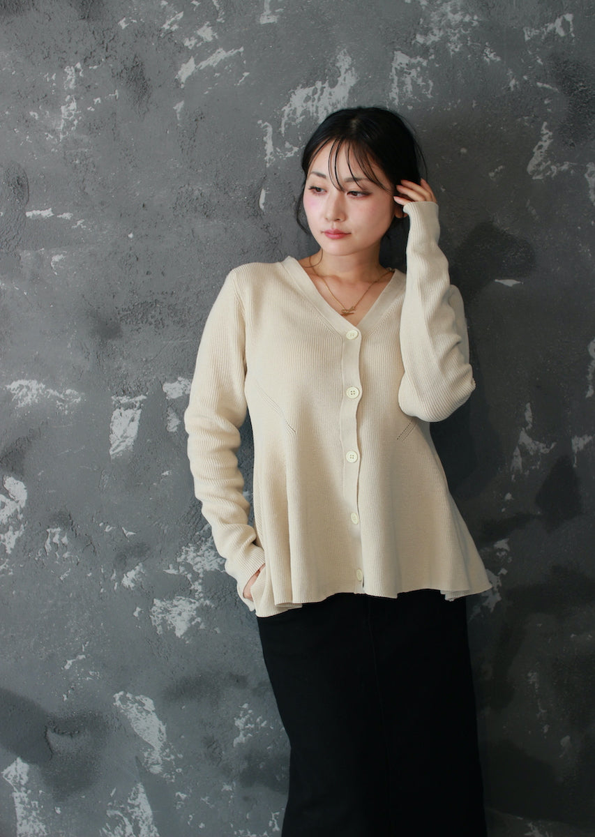 ペプラムニットカーディガン