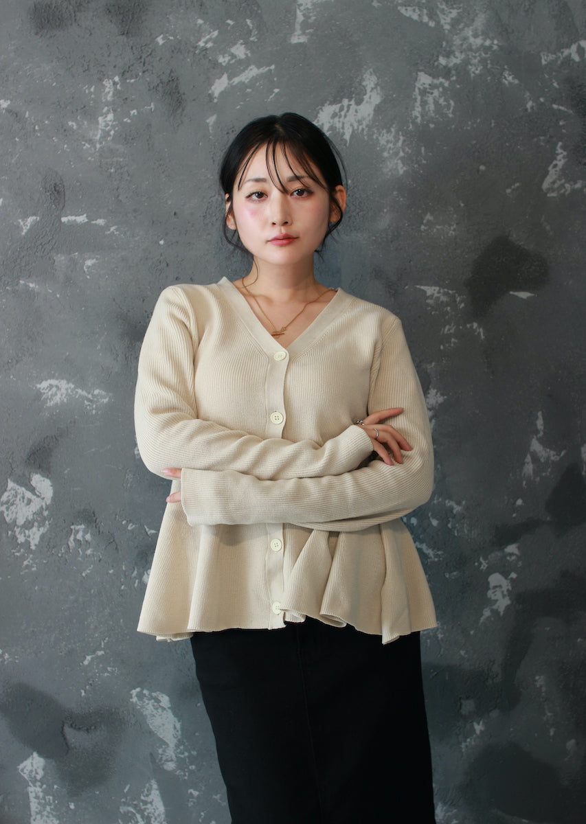 ペプラムニットカーディガン